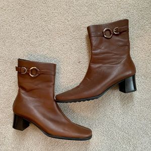 Coach boots